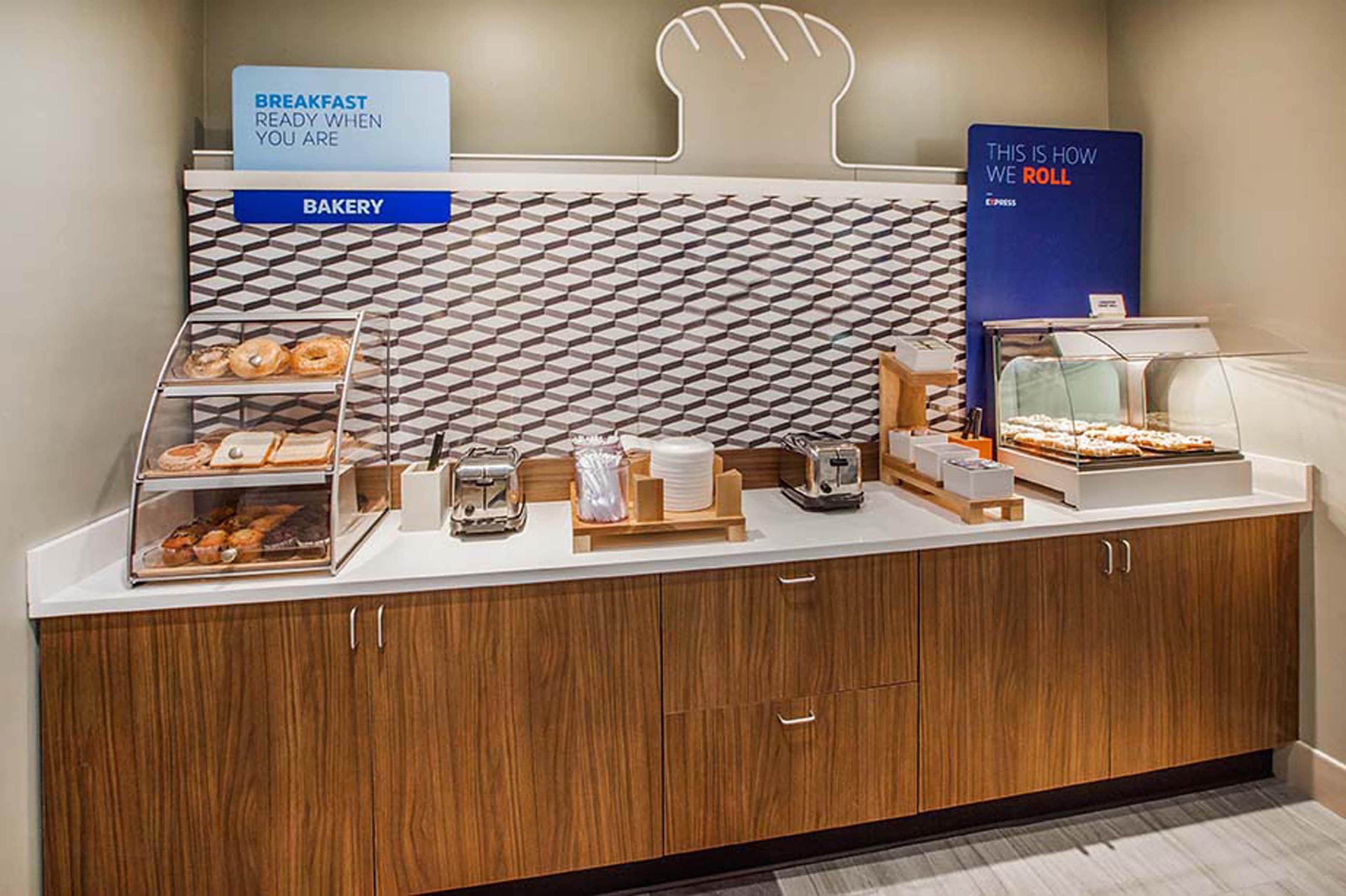 Holiday Inn Express Hotel & Suites Livingston Buitenkant foto