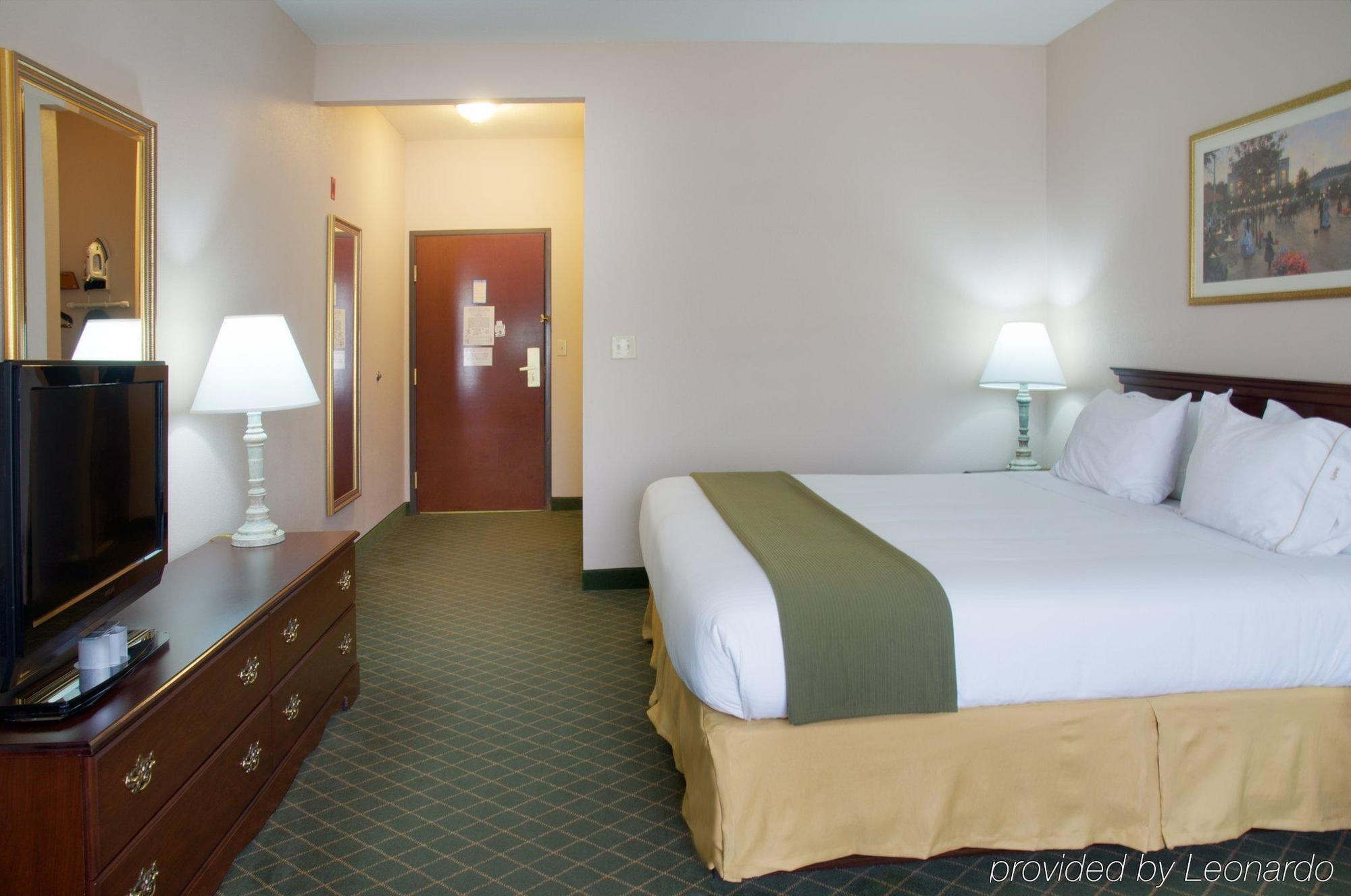 Holiday Inn Express Hotel & Suites Livingston Kamer foto