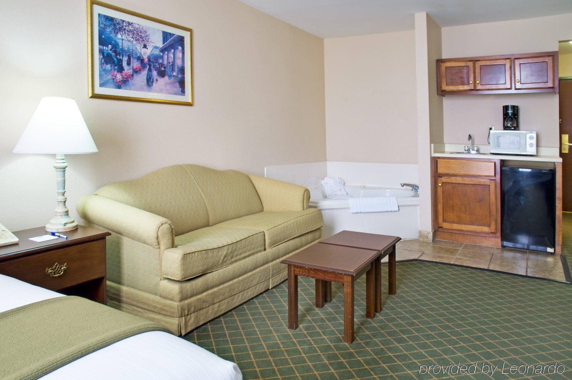 Holiday Inn Express Hotel & Suites Livingston Kamer foto