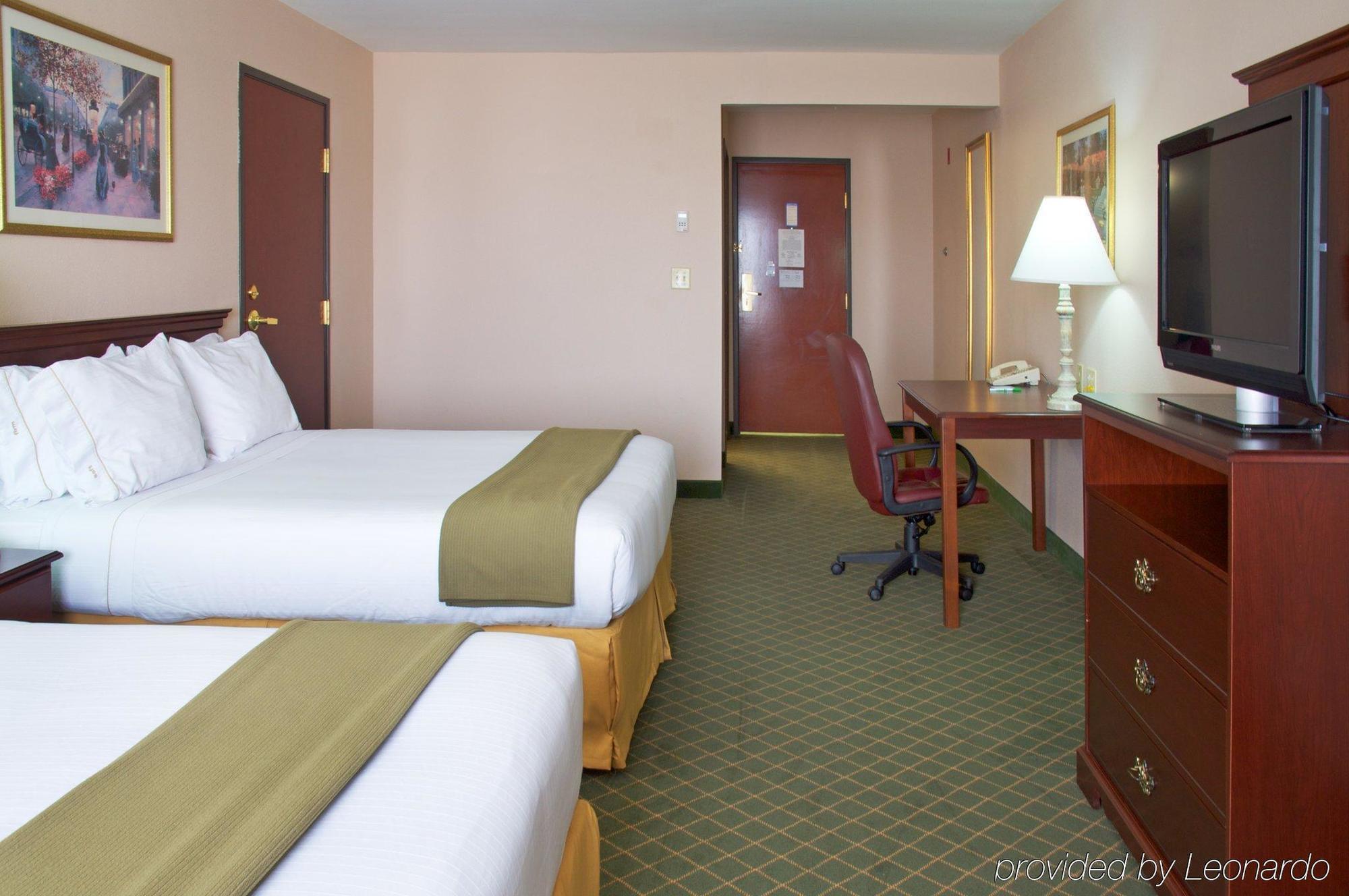 Holiday Inn Express Hotel & Suites Livingston Kamer foto