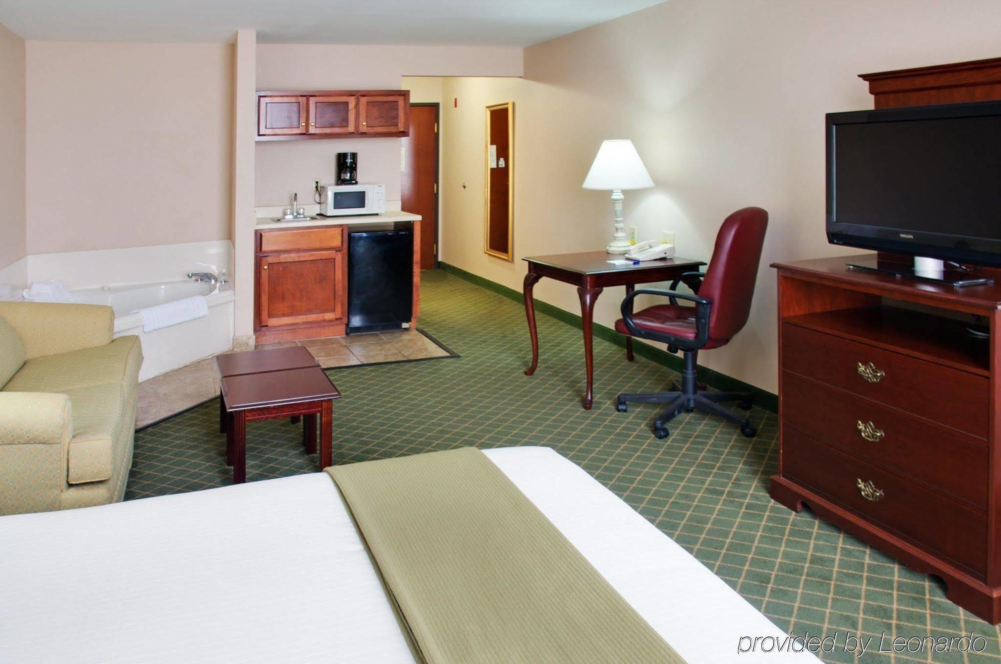 Holiday Inn Express Hotel & Suites Livingston Kamer foto